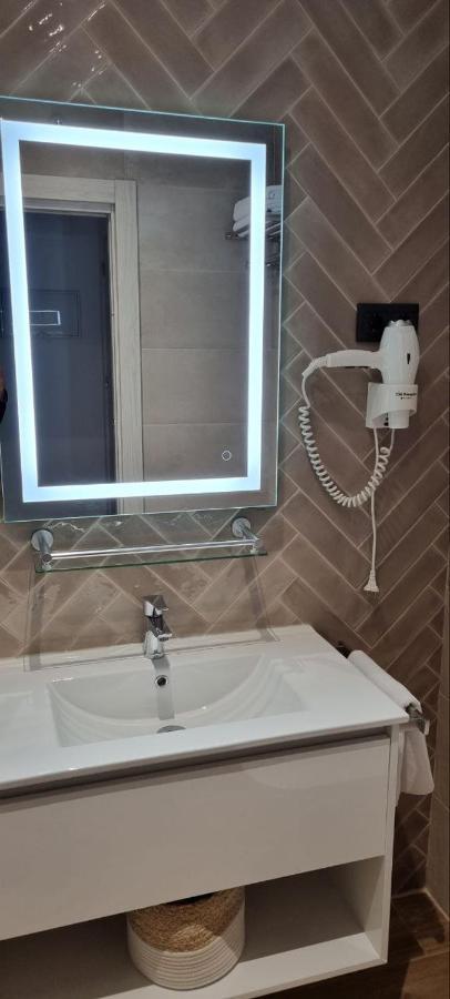 Ch La Petite Maison - Boutique - Madrid Eksteriør bilde