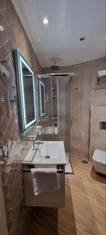 Ch La Petite Maison - Boutique - Madrid Eksteriør bilde