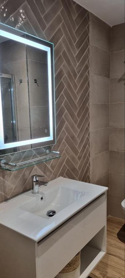 Ch La Petite Maison - Boutique - Madrid Eksteriør bilde